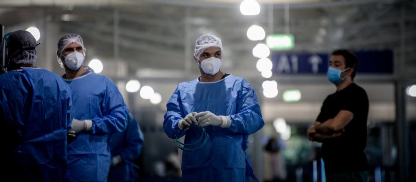 Γερμανικά ΜΜΕ: «Μήπως η ελληνική κυβέρνηση καταφεύγει σε τεχνάσματα για τους αριθμούς για τον κορωνοϊό;»